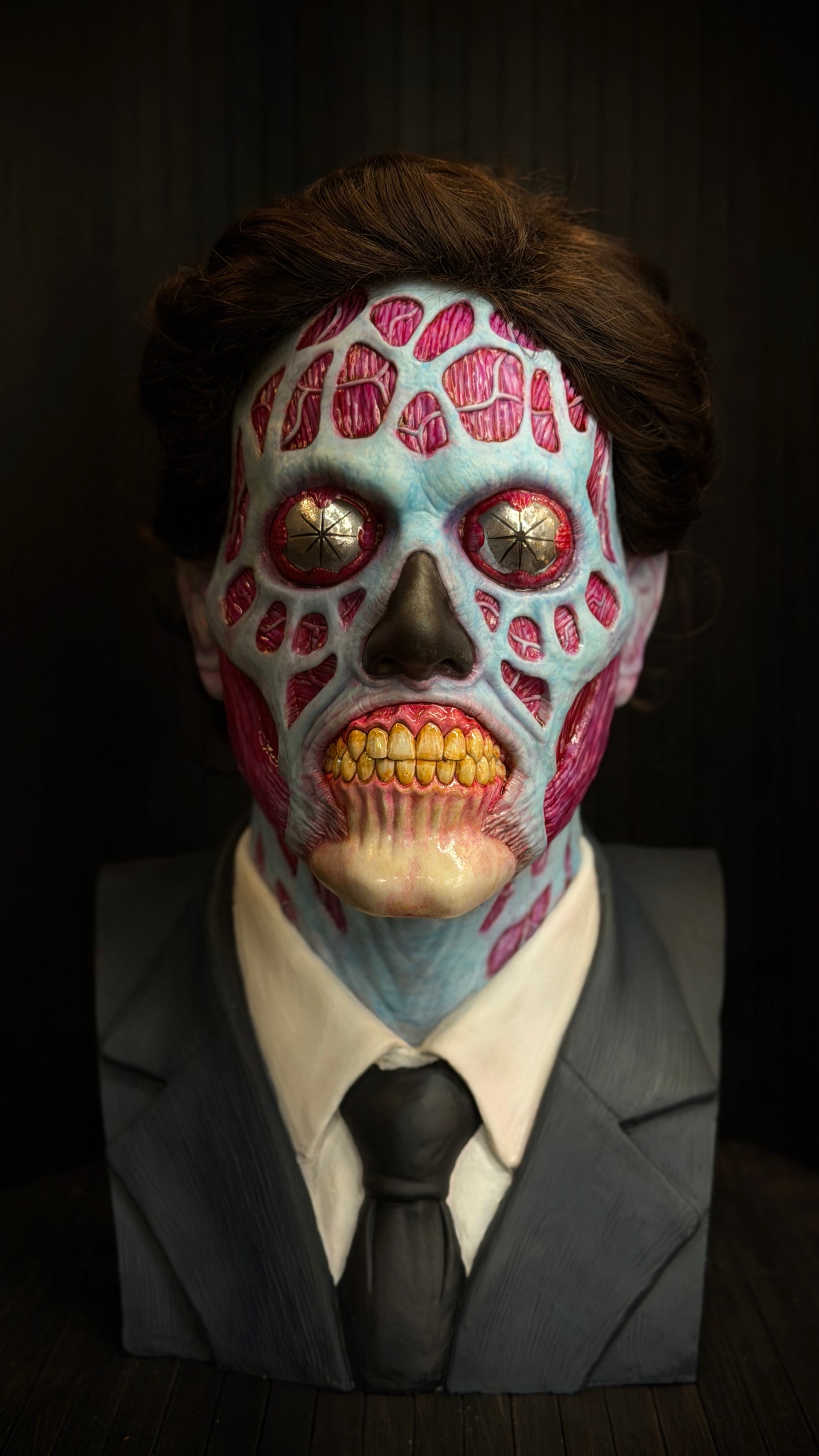 Pre order: OBEY Alien